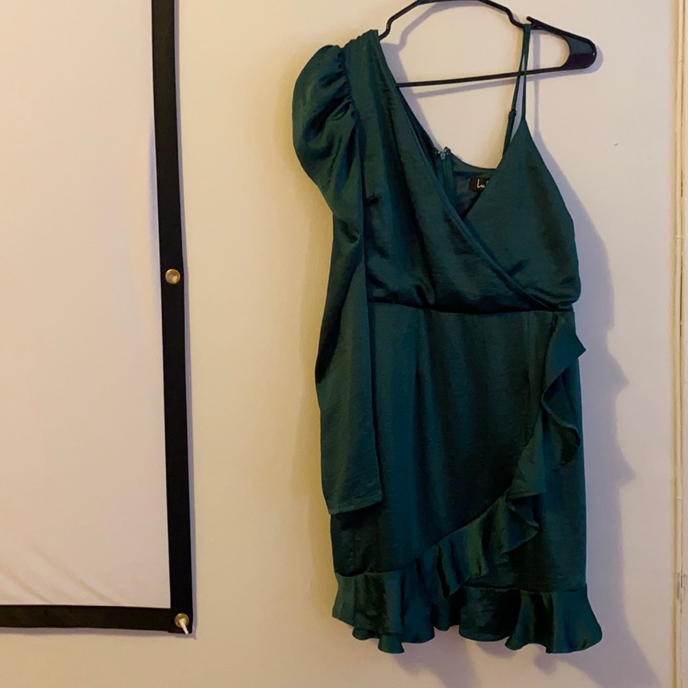 Green one sleeve dress